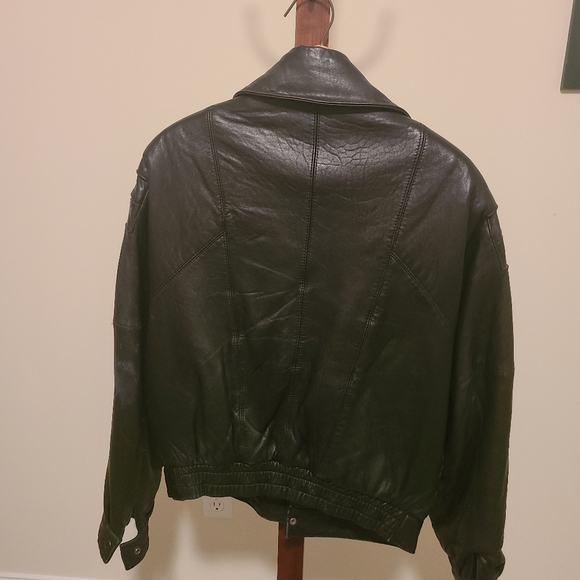 Leather jacket - Picture 2 of 8
